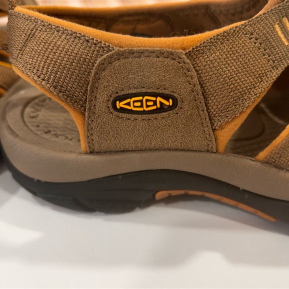 Keen Newport H2 Hiking Sandal men’s size 9 Outdoor Shoes Waterproof tan & black - Picture 4 of 16
